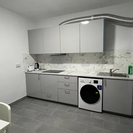 Hostel Tower Court Larnaca