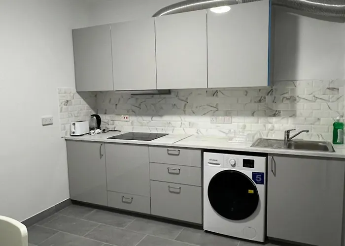 Albergue Tower Court Larnaca