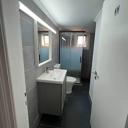 Tower Court Hostel Λάρνακα