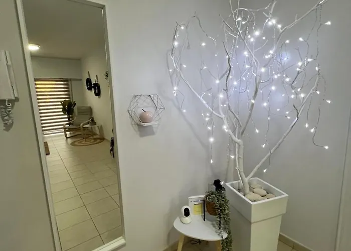 Tower Court * Lárnaka