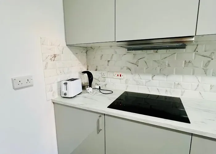 Tower Court * Lárnaka