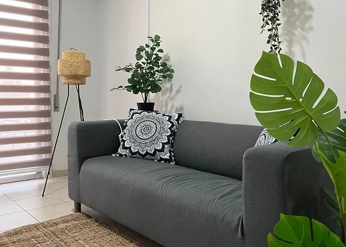 Tower Court Hostel Lárnaka