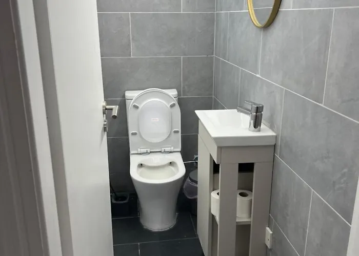 Tower Court ホステル ラルナカ